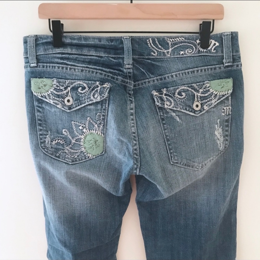 MISS ME Floral Embroidered Jeans 31